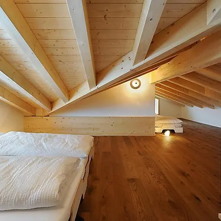 Sleeps 5 Wifi Apartment *